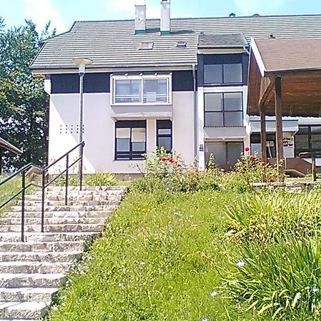 Art Apartman Plitvicka Jezera Bagian luar foto
